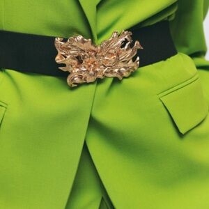 Zara Flower Stretch belt with flower appliqués. Snap button closure. Size Small.